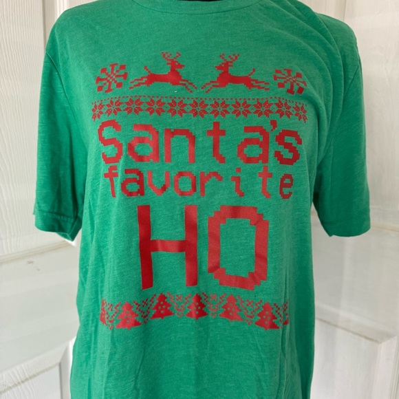Santa's Favorite Ho Christmas Graphic Green T-shirt - Large - Picture 4 of 11